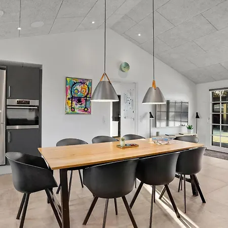 Stunning In With Kitchen
