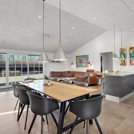 Stunning In With Kitchen *
