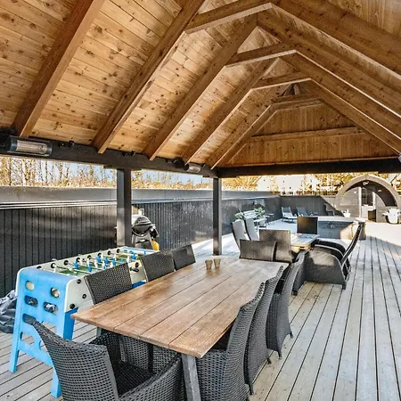 Stunning In With Kitchen Blåvand